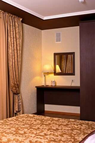 Гостиница Горняк Шахты Люкс ВК с ванной-2