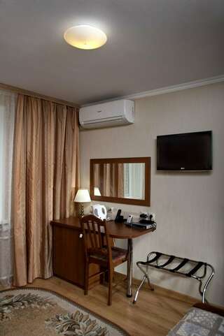 Гостиница Горняк Шахты Одноместный I категория 2-2