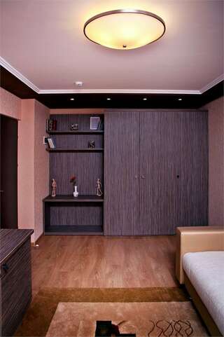 Гостиница Горняк Шахты Люкс-3