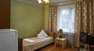 Гостиница Горняк Шахты Одноместный номер эконом-класса с общей ванной комнатой-1
